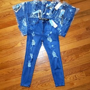 New distressed skinny jeans